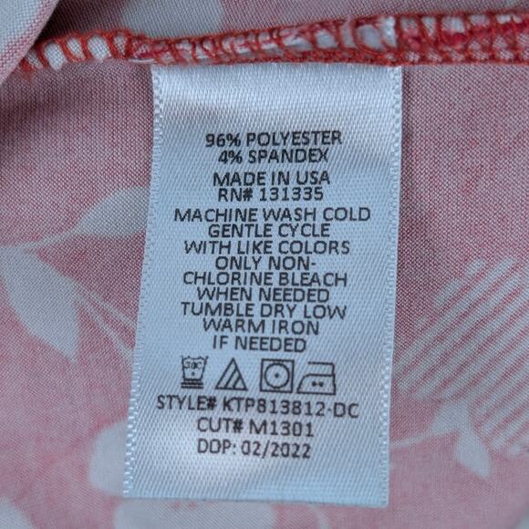 Socialite Curve Short Petal Sleeve Top in Bright Red and White Floral Print 2x - Picture 7 of 7